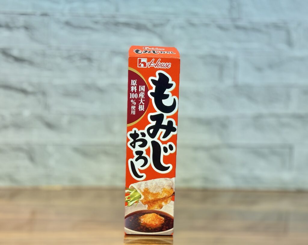 ハウスのもみじおろしチューブを正面から撮影した商品写真