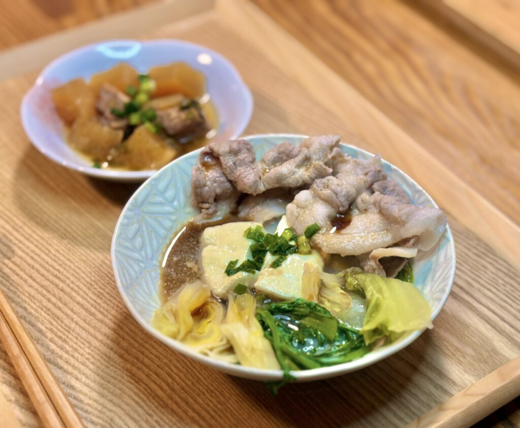 小ネギと付属のポン酢をかけた佐嘉平川屋のとろける温泉豆腐
