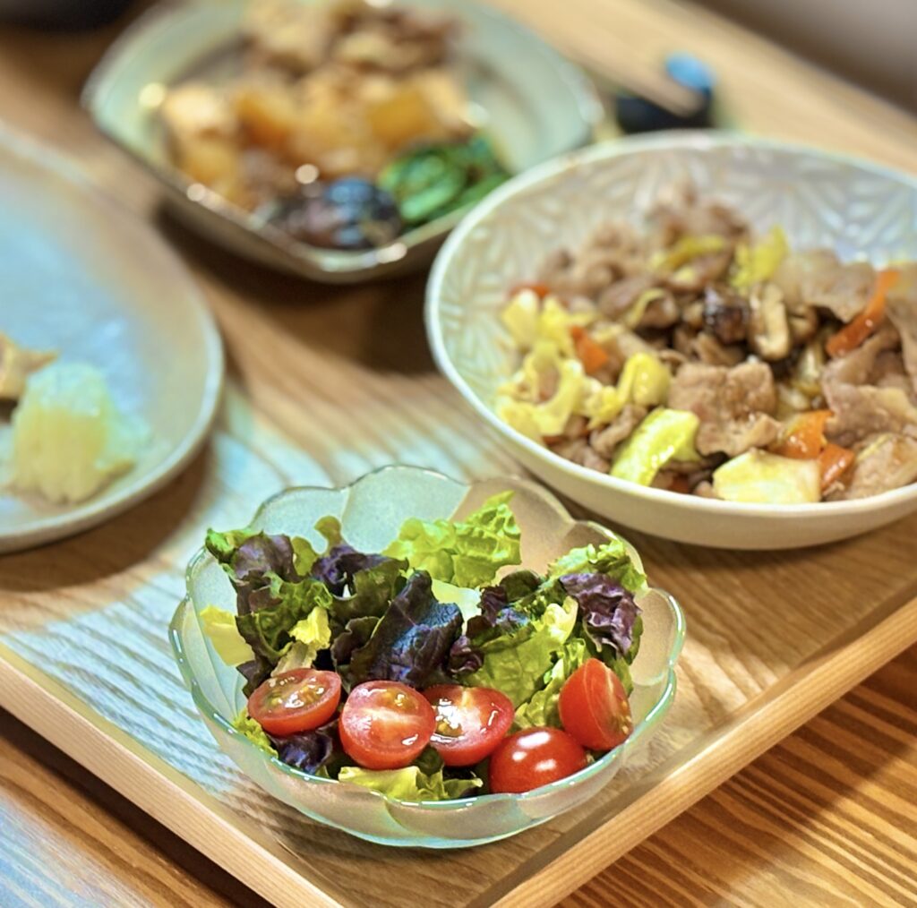 ミニトマトとリーフのサラダ｜さっぱり美味しい家庭の副菜